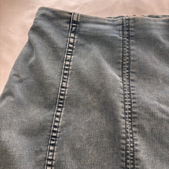 Free People Stretch Denim mini Skirt Medium Wash Size 6 Festival Boho Girly - Picture 3 of 6